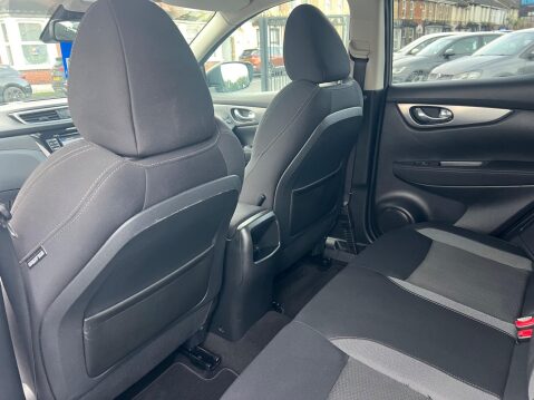 Nissan Qashqai 1.2 DIG-T N-Connecta XTRON Euro 6 (s/s) 5dr 26
