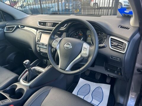 Nissan Qashqai 1.2 DIG-T Tekna 2WD Euro 5 (s/s) 5dr 18