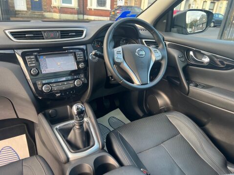 Nissan Qashqai 1.2 DIG-T Tekna 2WD Euro 5 (s/s) 5dr 22