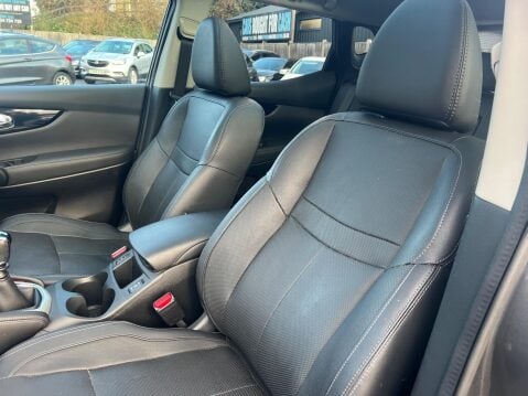 Nissan Qashqai 1.2 DIG-T Tekna 2WD Euro 5 (s/s) 5dr 25