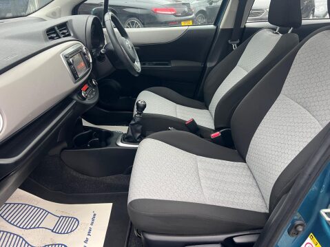 Toyota Yaris 1.33 Dual VVT-i T Spirit Euro 5 5dr 22