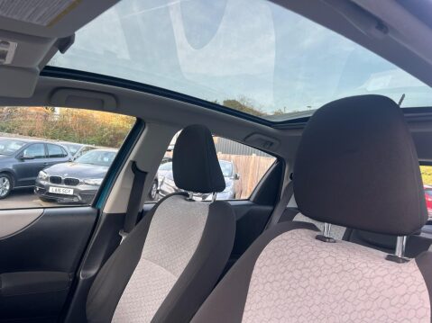 Toyota Yaris 1.33 Dual VVT-i T Spirit Euro 5 5dr 19