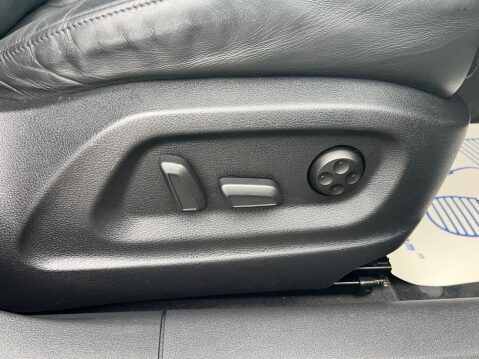 Audi Q3 2.0 TDI S line S Tronic quattro Euro 5 (s/s) 5dr 33