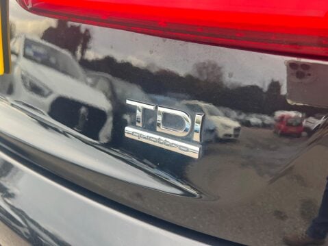 Audi Q3 2.0 TDI S line S Tronic quattro Euro 5 (s/s) 5dr 19