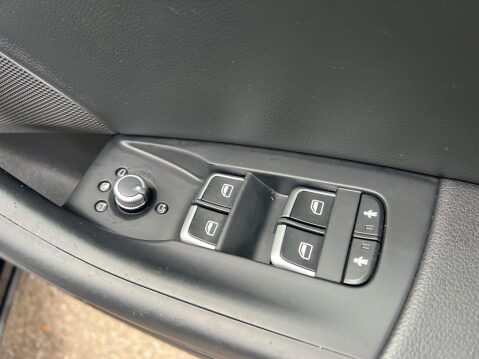 Audi Q3 2.0 TDI S line S Tronic quattro Euro 5 (s/s) 5dr 36