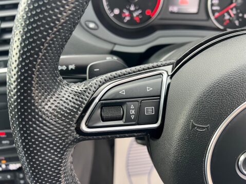 Audi Q3 2.0 TDI S line S Tronic quattro Euro 5 (s/s) 5dr 23