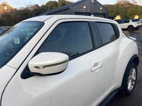 Nissan Juke 1.2 DIG-T N-Connecta Euro 6 (s/s) 5dr 13