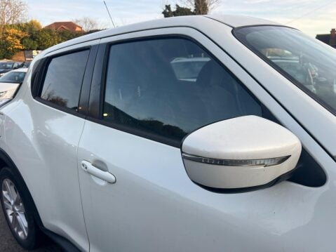 Nissan Juke 1.2 DIG-T N-Connecta Euro 6 (s/s) 5dr 12