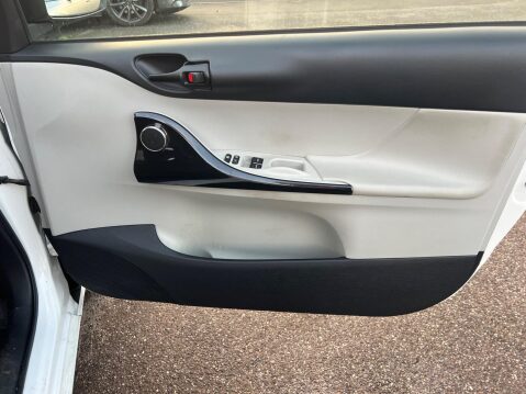 Toyota Iq 1.0 VVT-i 2 Euro 5 3dr 26