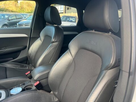 Audi Q3 2.0 TDI S line S Tronic quattro Euro 5 (s/s) 5dr 23