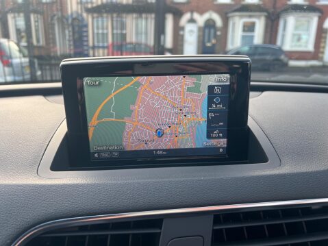 Audi Q3 2.0 TDI S line S Tronic quattro Euro 5 (s/s) 5dr 29