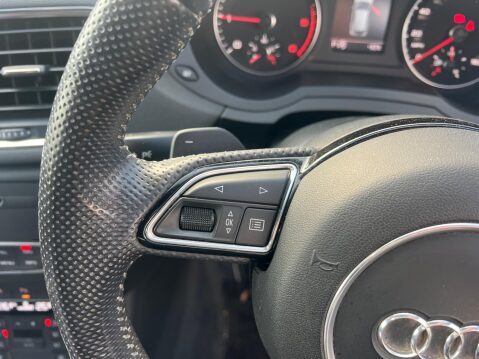 Audi Q3 2.0 TDI S line S Tronic quattro Euro 5 (s/s) 5dr 18