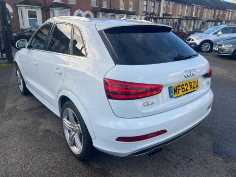 Audi Q3 2.0 TDI S line S Tronic quattro Euro 5 (s/s) 5dr 4