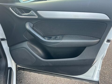 Audi Q3 2.0 TDI S line S Tronic quattro Euro 5 (s/s) 5dr 27