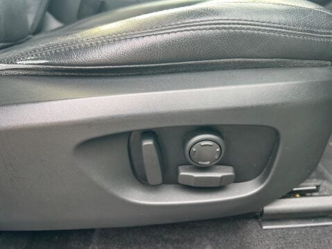 Land Rover Discovery Sport 2.0 TD4 Landmark Auto 4WD Euro 6 (s/s) 5dr 31