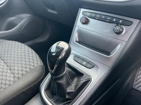 Vauxhall Astra 1.4i Design Euro 6 5dr 21