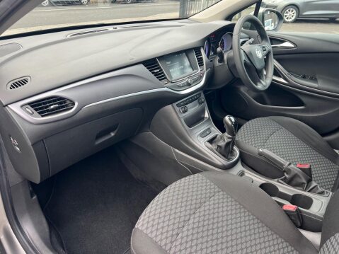 Vauxhall Astra 1.4i Design Euro 6 5dr 23