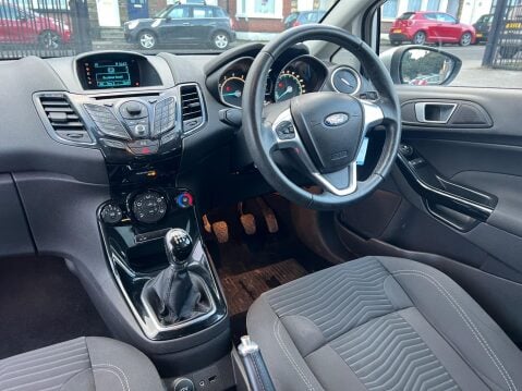 Ford Fiesta 1.0 Zetec Euro 5 (s/s) 5dr 18