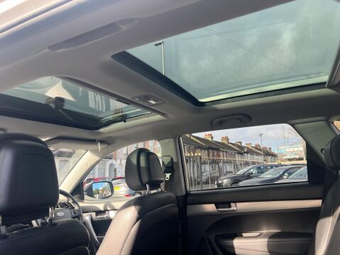 Kia Sorento 2.2 CRDi KX-3 Auto AWD Euro 5 5dr (SNav) 30