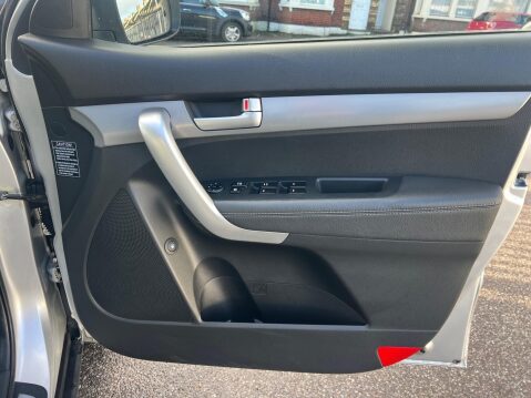 Kia Sorento 2.2 CRDi KX-3 Auto AWD Euro 5 5dr (SNav) 33