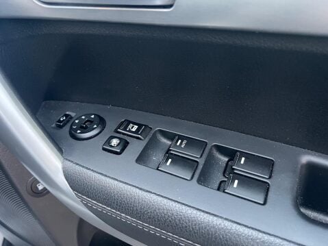 Kia Sorento 2.2 CRDi KX-3 Auto AWD Euro 5 5dr (SNav) 28