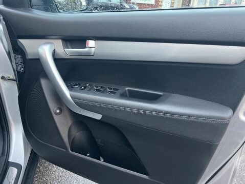 Kia Sorento 2.2 CRDi KX-3 Auto AWD Euro 5 5dr (SNav) 27