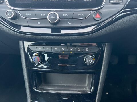 Vauxhall Astra 1.4i Turbo SRi Nav Euro 6 5dr 27