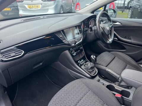 Vauxhall Astra 1.4i Turbo SRi Nav Euro 6 5dr 19