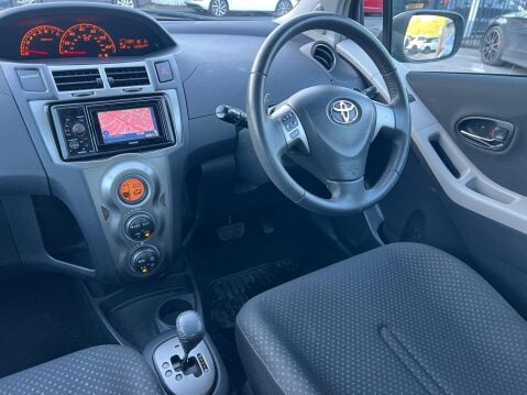 Toyota Yaris 1.33 Dual VVT-i T Spirit MultiMode Euro 5 (s/s) 5dr 21