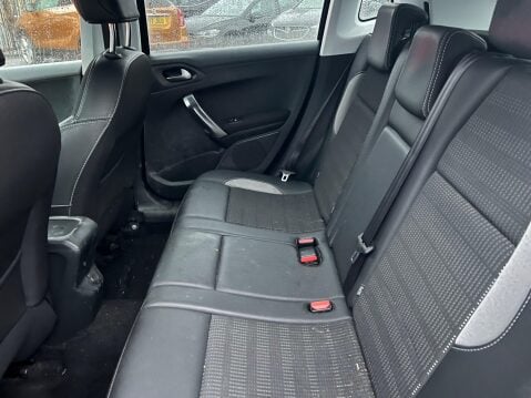 Peugeot 2008 1.2 PureTech Allure Euro 6 5dr 21