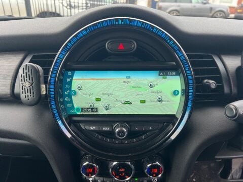 Mini Hatch 1.5 Cooper Euro 6 (s/s) 3dr 23