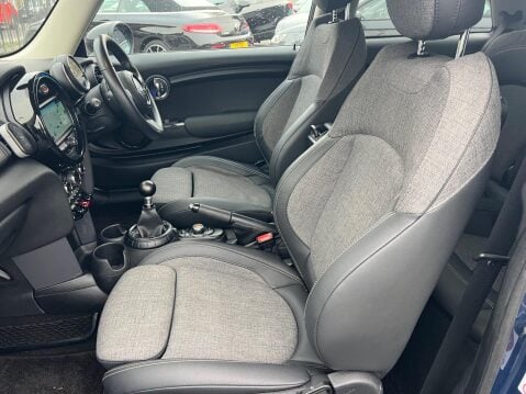 Mini Hatch 1.5 Cooper Euro 6 (s/s) 3dr 21