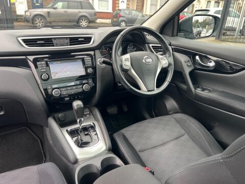 Nissan Qashqai 1.2 DIG-T N-Connecta XTRON 2WD Euro 6 (s/s) 5dr 22