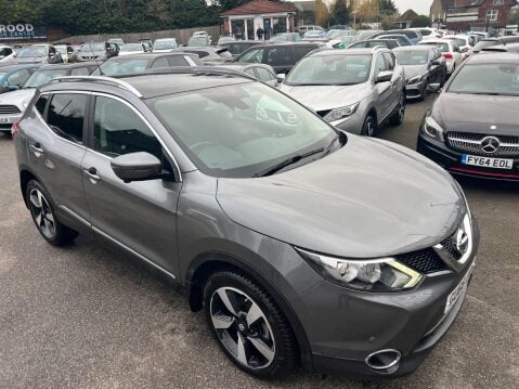 Nissan Qashqai 1.2 DIG-T N-Connecta XTRON 2WD Euro 6 (s/s) 5dr 8