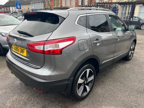 Nissan Qashqai 1.2 DIG-T N-Connecta XTRON 2WD Euro 6 (s/s) 5dr 6