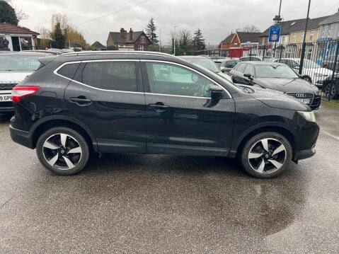 Nissan Qashqai 1.2 DIG-T N-Connecta 2WD Euro 6 (s/s) 5dr 7