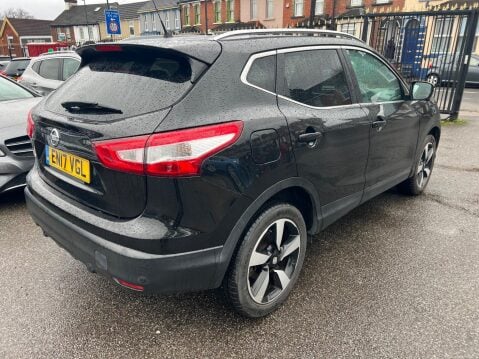 Nissan Qashqai 1.2 DIG-T N-Connecta 2WD Euro 6 (s/s) 5dr 6