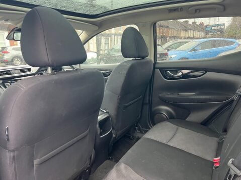 Nissan Qashqai 1.2 DIG-T N-Connecta 2WD Euro 6 (s/s) 5dr 27