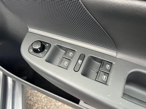 Volkswagen Golf 3.2 V6 R32 DSG 4Motion 5dr 34