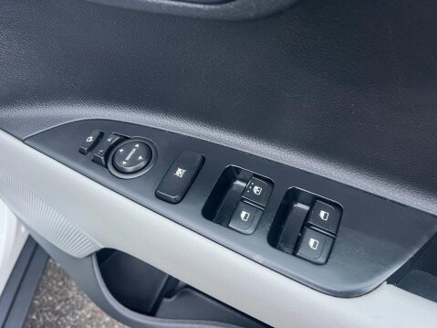 Kia Stonic 1.0 T-GDi 3 Euro 6 (s/s) 5dr 33