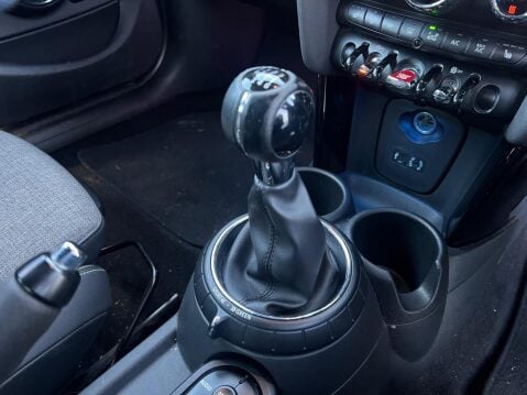 Mini Hatch 1.5 Cooper Euro 6 (s/s) 5dr 31