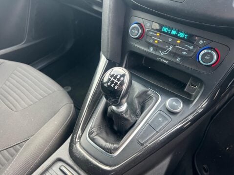 Ford Focus 1.0T EcoBoost Titanium Euro 6 (s/s) 5dr 28