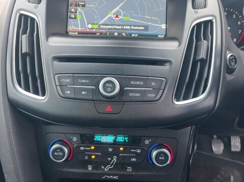 Ford Focus 1.0T EcoBoost Titanium Euro 6 (s/s) 5dr 26