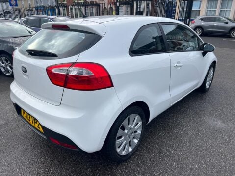 Kia Rio 1.25 2 Euro 5 3dr 6