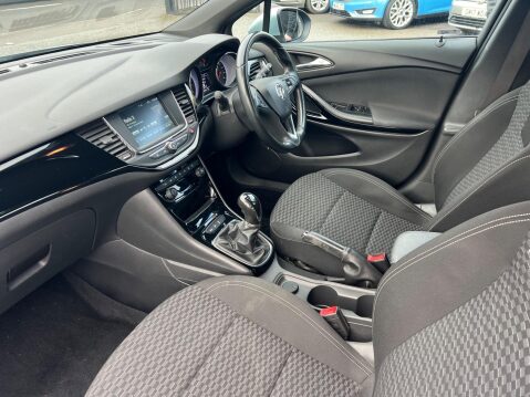 Vauxhall Astra 1.4i Turbo SRi Euro 6 5dr 17