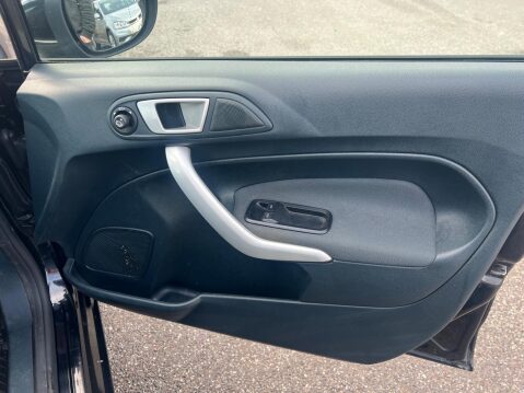 Ford Fiesta 1.4 Titanium 5dr 26
