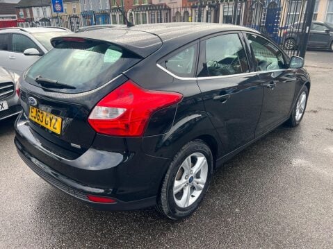 Ford Focus 1.0T EcoBoost Zetec Euro 5 (s/s) 5dr 6