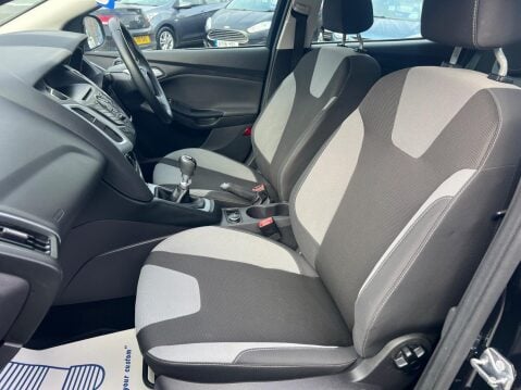 Ford Focus 1.0T EcoBoost Zetec Euro 5 (s/s) 5dr 25