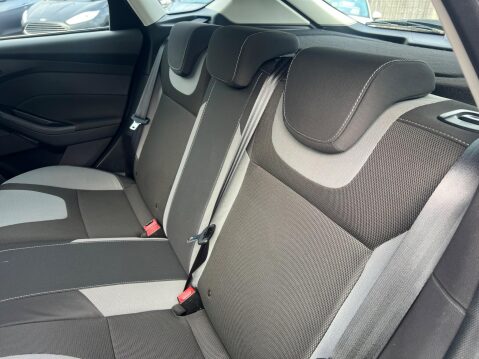 Ford Focus 1.0T EcoBoost Zetec Euro 5 (s/s) 5dr 29