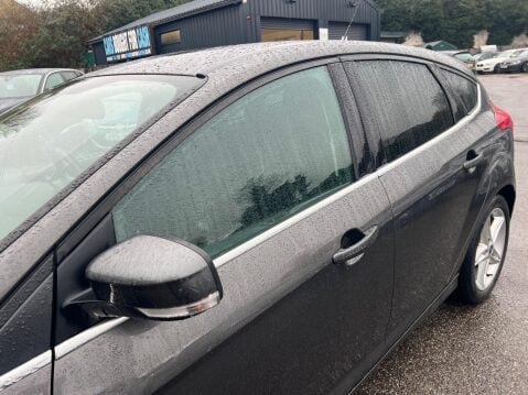 Ford Focus 1.0T EcoBoost Zetec Euro 6 (s/s) 5dr 15